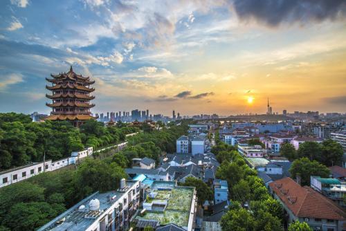 湖北，抗疫坚韧不拔，共克时艰的全国缩影