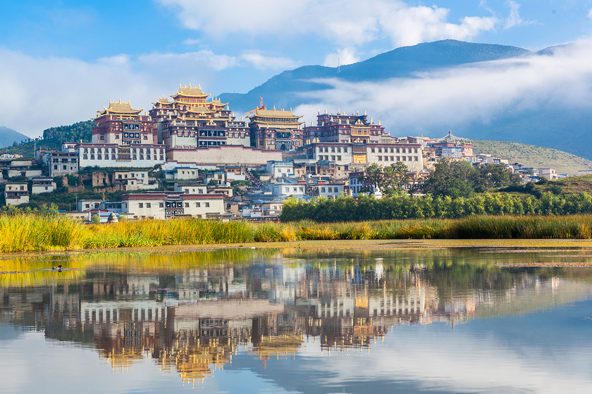 彩云之南，云南梦幻之旅播音稿